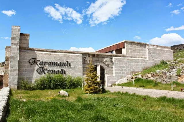 Karamanlı Konağı