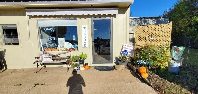 J H Upholstery & Designs Blinds Shutters