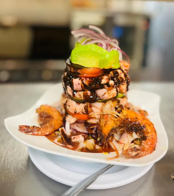 Los Gavilanes Mexican Grill