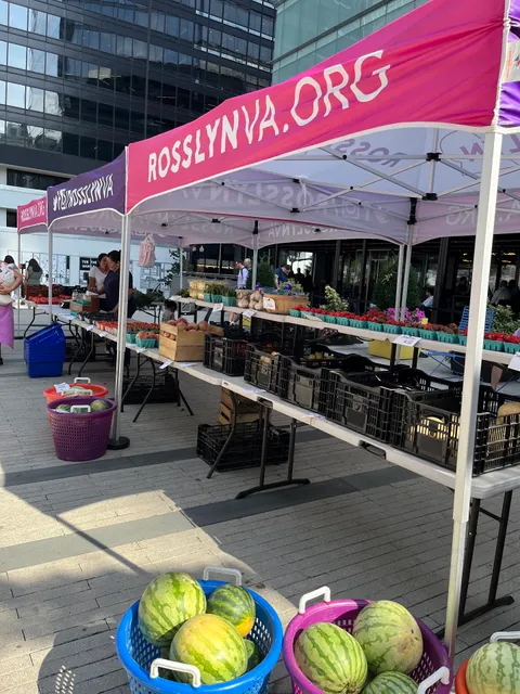 FRESHFARM Rosslyn Market