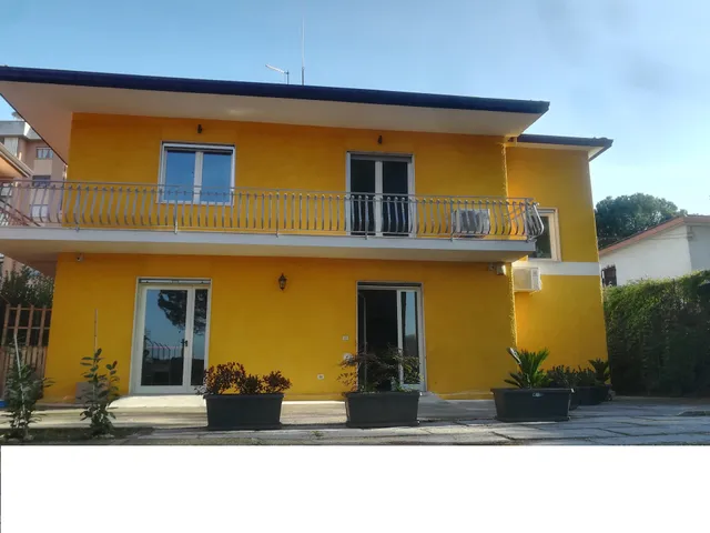 EasyRoom Frosinone - B&B - Casello Autostradale