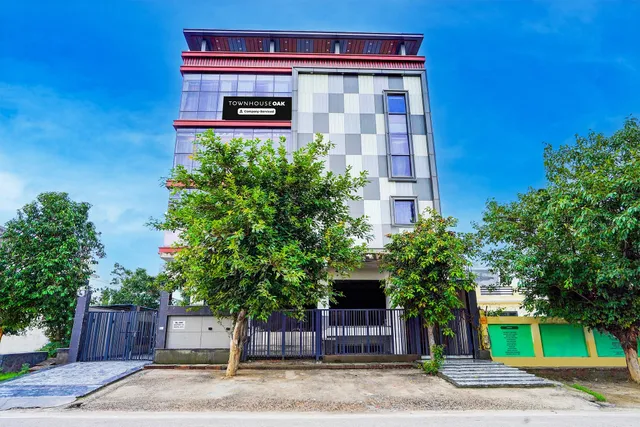 Super Townhouse Oak Sector 116 Noida Formerly Hotel Hardik Palace