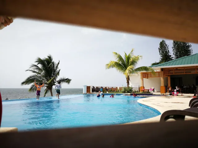 Paraiso Rainforest and Beach Hotel