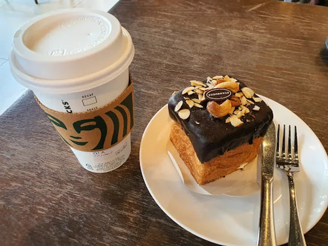 Starbucks Yeongdeungpo Station