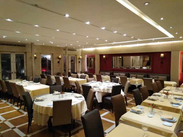 Al Ajami - Restaurant