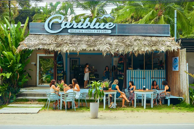 Sushi Wave by Cariblue