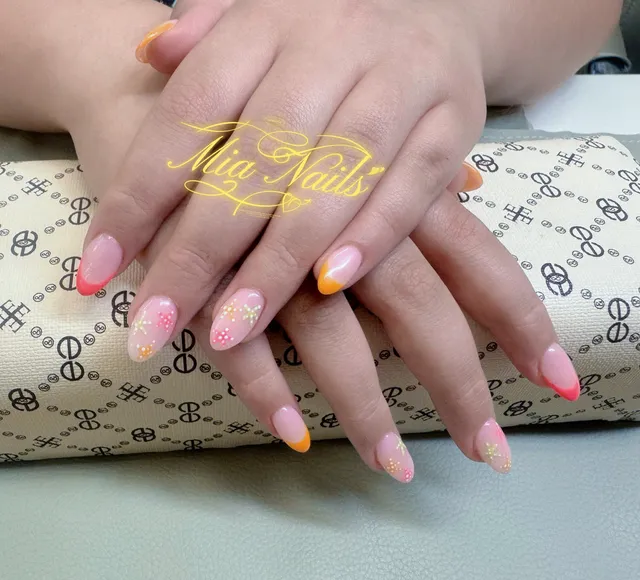Mia Nails