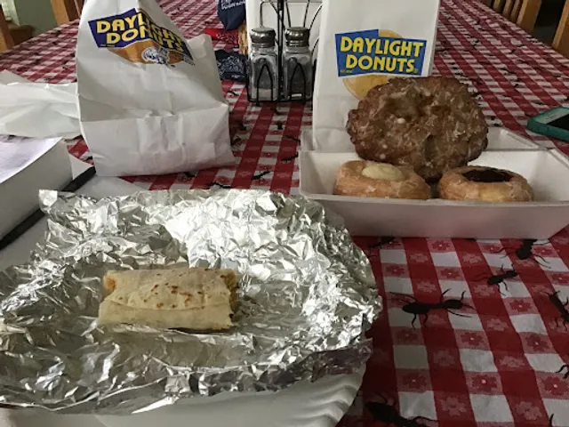 Ken’s Daylight Donuts