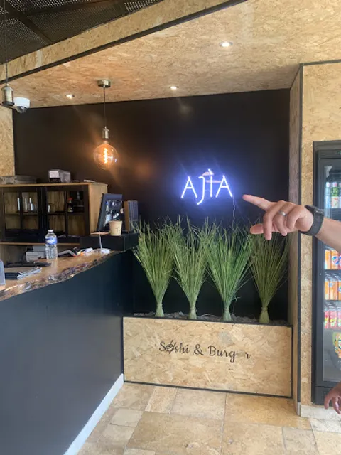 Ajia Sushi & Burger Gigean