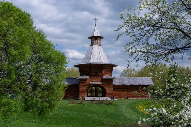 Proyezdnyye Vorota Nikolo-Korel'skogo Monastyrya, Ansambl' Usad'by Kolomenskoye