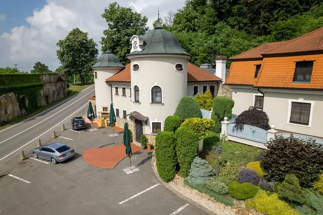 Zámeček pod hradem - hotel