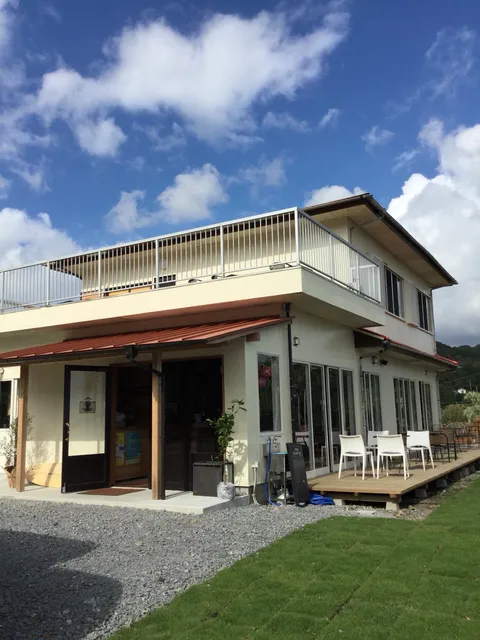 Guest House & Beach Cafe. fuego