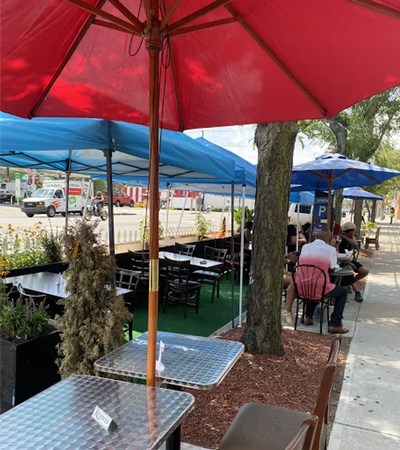 Klassique Bar & Restaurant