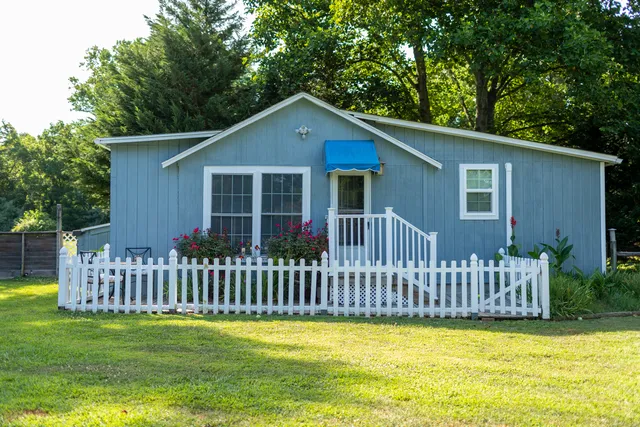 Lazy L At Willow Creek Bed & Breakfast