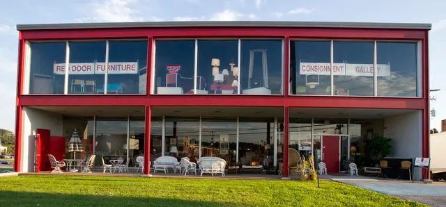 Red Door Consignment Gallery