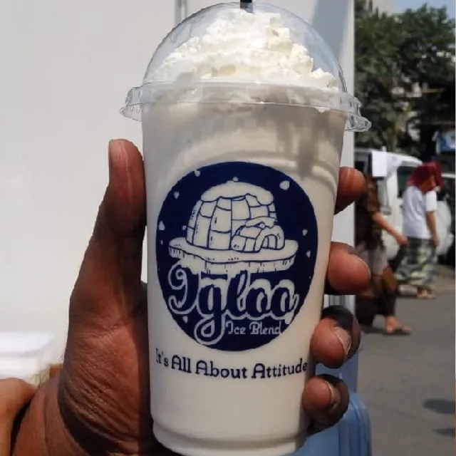 Igloo Creme Frappes and Bubble Tea