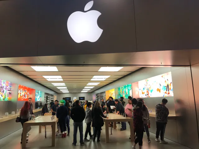 Apple Mall of Georgia