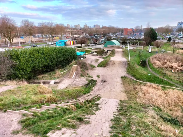 BMX - Crossbaan Hefpark