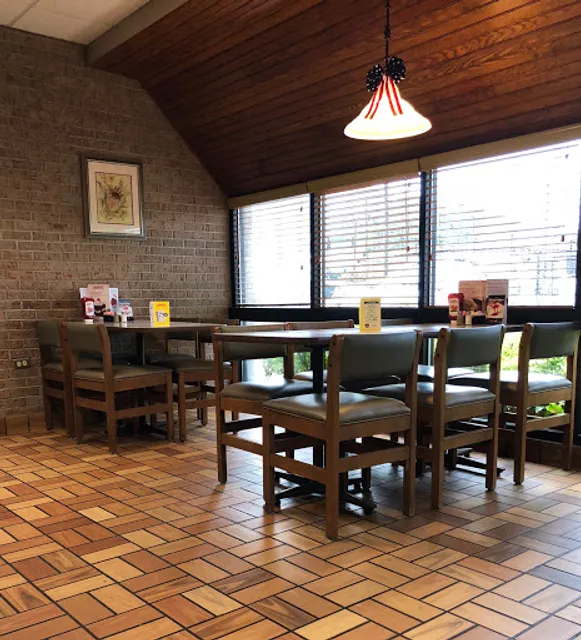 Shoney's - N. Broadway