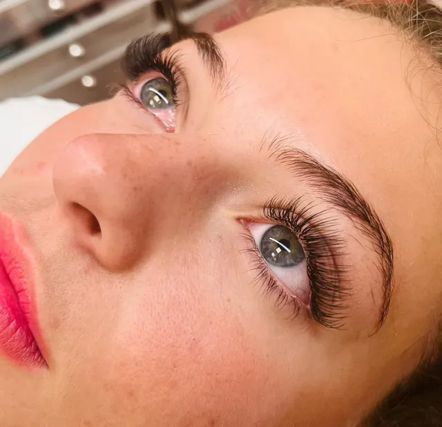Sugar Suite 15 Lash & Wax
