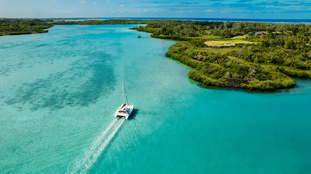 Blue Alizé Catamaran Ile aux Cerfs