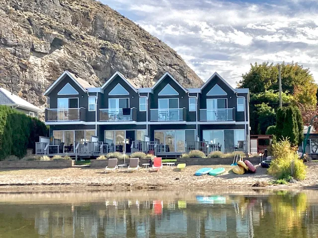 Vaseux Lakeside Resort