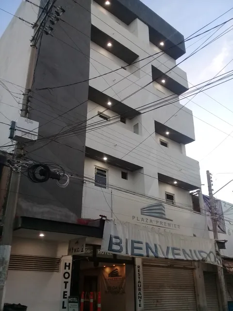 Frente Hotel Plaza Premier
