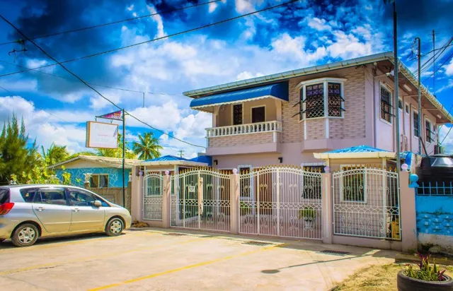 Secret Villa & Harmony Inn Apartments