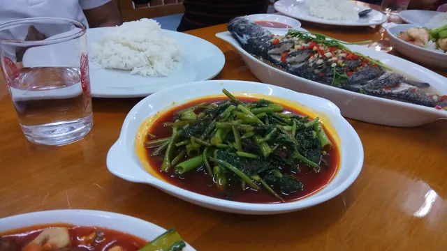 Mandalay Restaurant မန္တ​လေး ပန်းသေးစားသောက်ဆိုင်