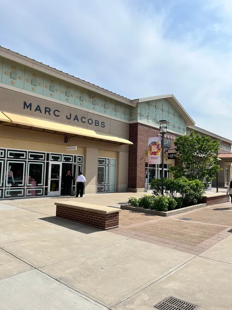 Marc Jacobs - Chicago Premium Outlets