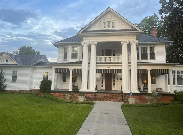 Jernigan House Bed & Breakast