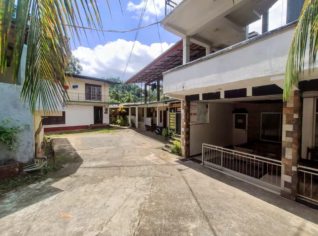 Kandyan Holiday Center