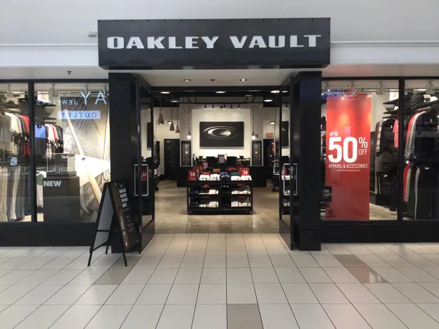 OAKLEY VAULT