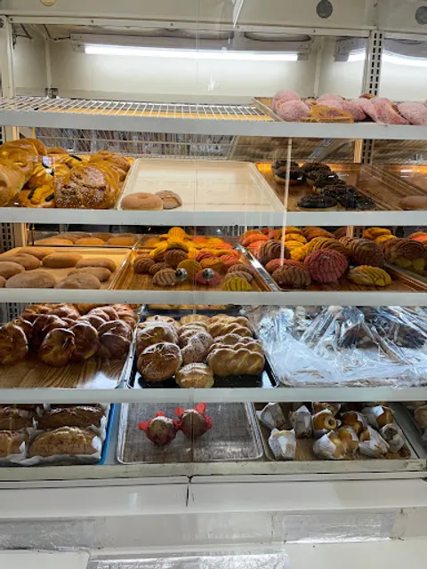 Panaderia y Pasteleria La Esperanza Bakery