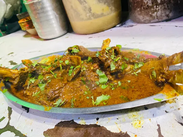 Yanky fish and chicken center