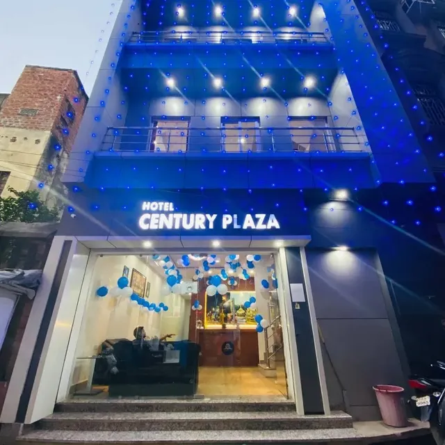 THE CENTURY PLAZA HOTEL