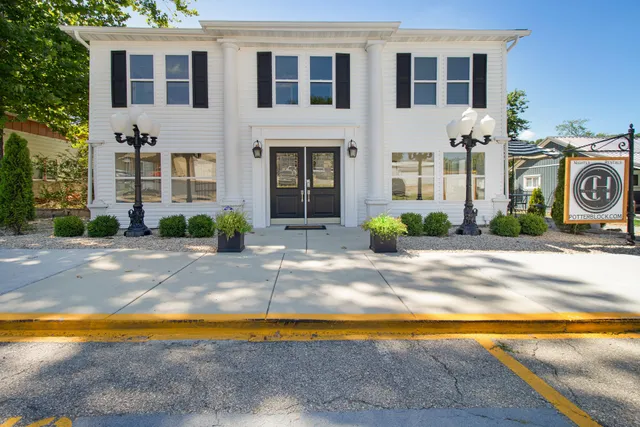 The Commercial Hotel