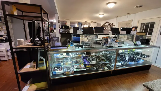 MAC's Tech Hut / Micro Air Computers