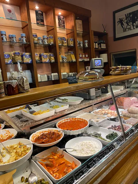 La Gastronomia di Via Cattaneo