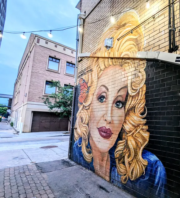 Strong Alley Graffiti Gallery