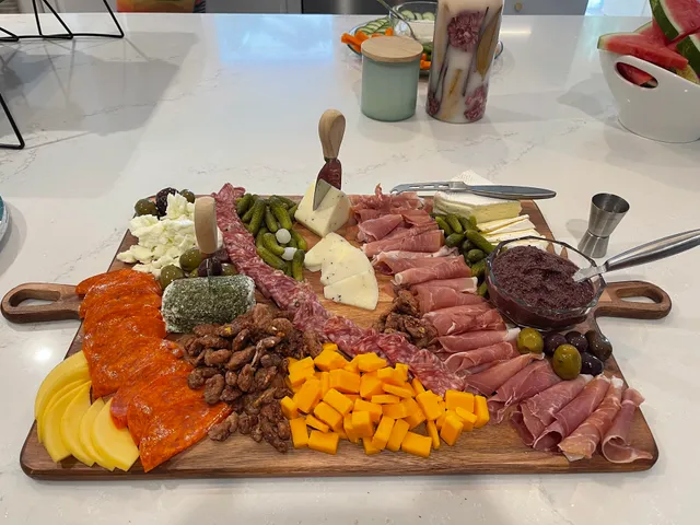 UiB Foods/Uncle Icebergs