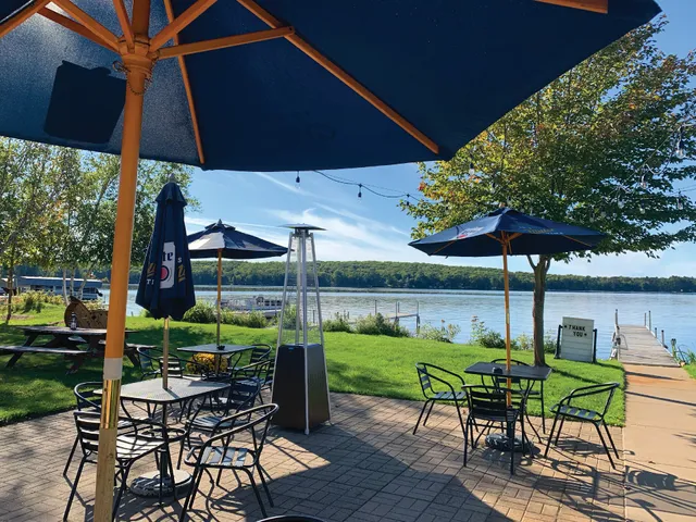 Sunset View Resort & Tavern