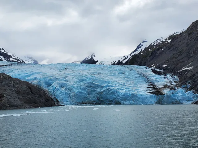 Portage Glacier Cruises