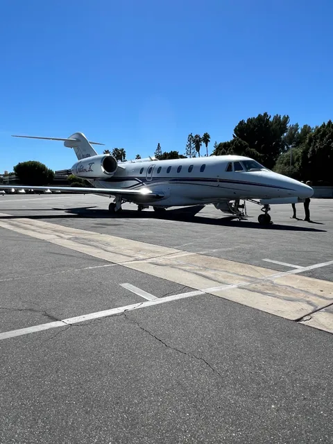 Signature Aviation VNY West - Van Nuys Airport