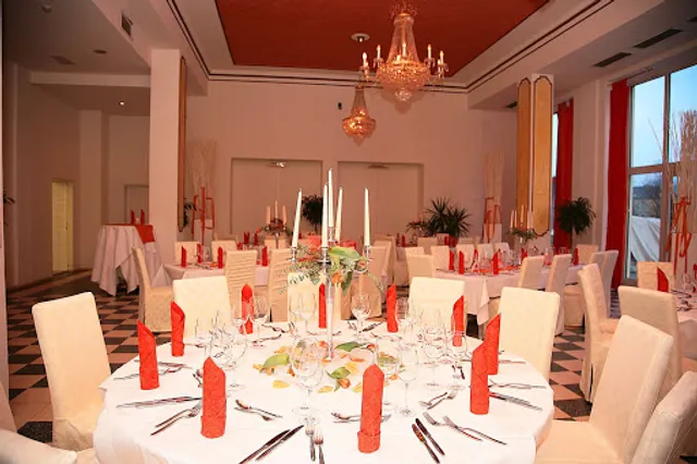 Park Cafe & Tourism GMBH