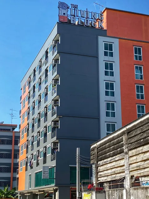 RedDoorz The Living Block