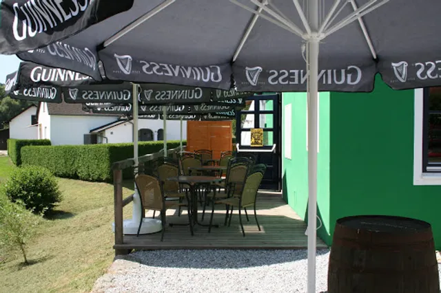 THE IRISH ROVER Traditional Irish Pub