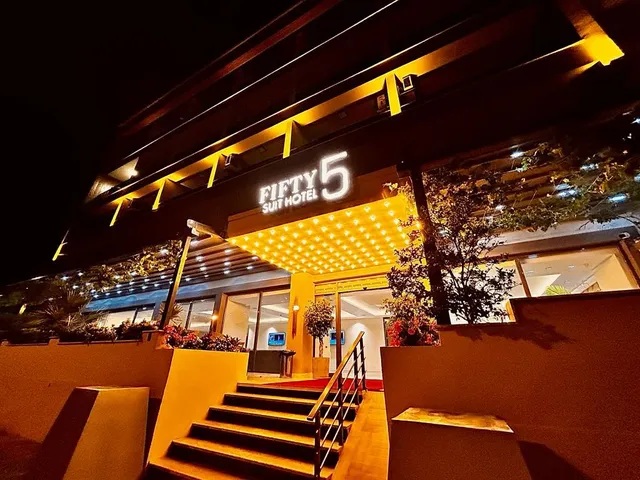 Fifty5 Suite Hotel