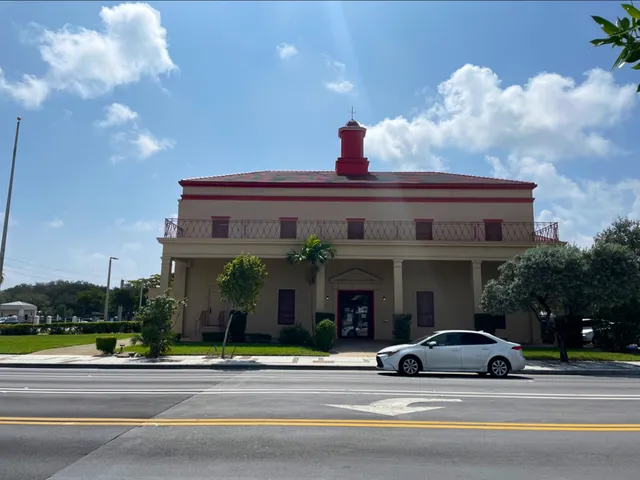 Bank of America (with Drive-thru ATM)