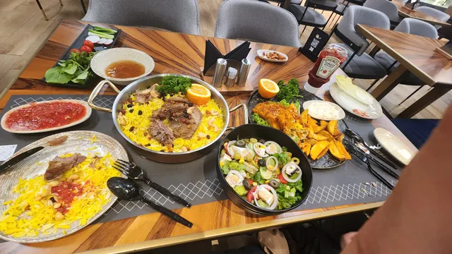 Aseel Restaurant (رستوران‌ اصیل)